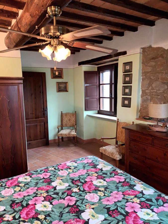 Castello Di Gaiche Apartment Collebaldo Luaran gambar